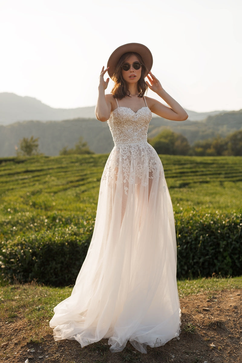 Beach Lace Wedding Dresses | Best Beach Wedding Dresses | Milabridal Beach Lace Wedding Dresses | Best Beach Wedding Dresses | Milabridal