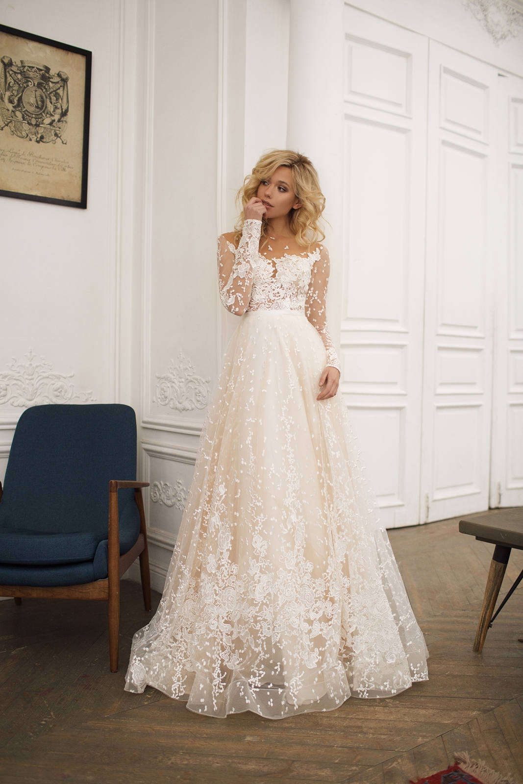 Muse Wedding Dress with Long Sleeves and Low Back Like Pictured / Made to Measure / No Muse Wedding Dress with Long Sleeves and Low Back Like Pictured / Made to Measure / No