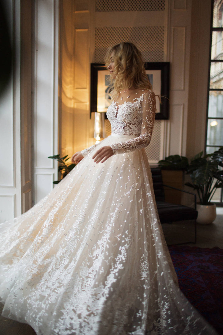 wedding dresses with long sleeves and low back Inca