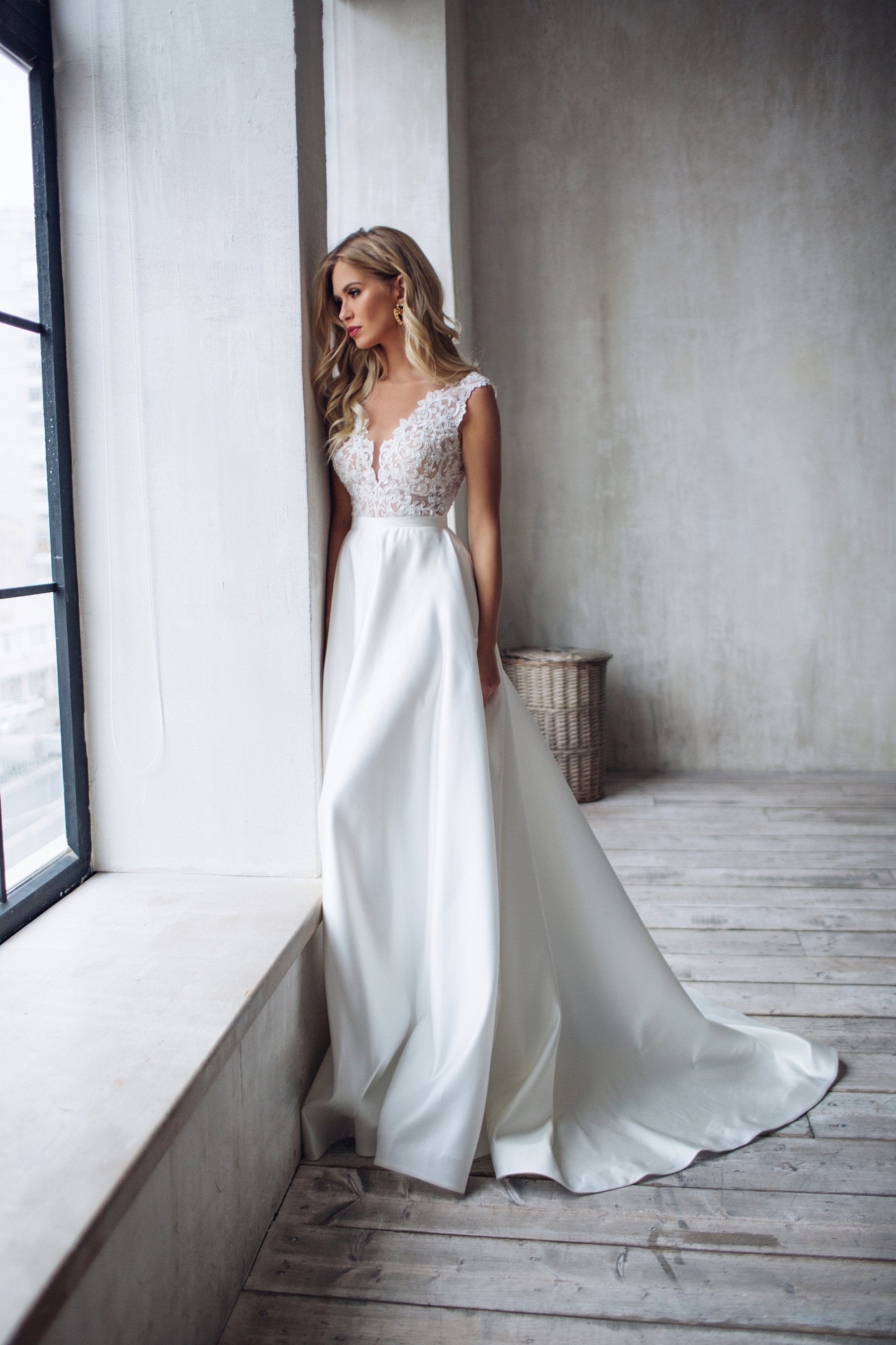 Satin Wedding Dress | Best Satin Wedding Gowns
