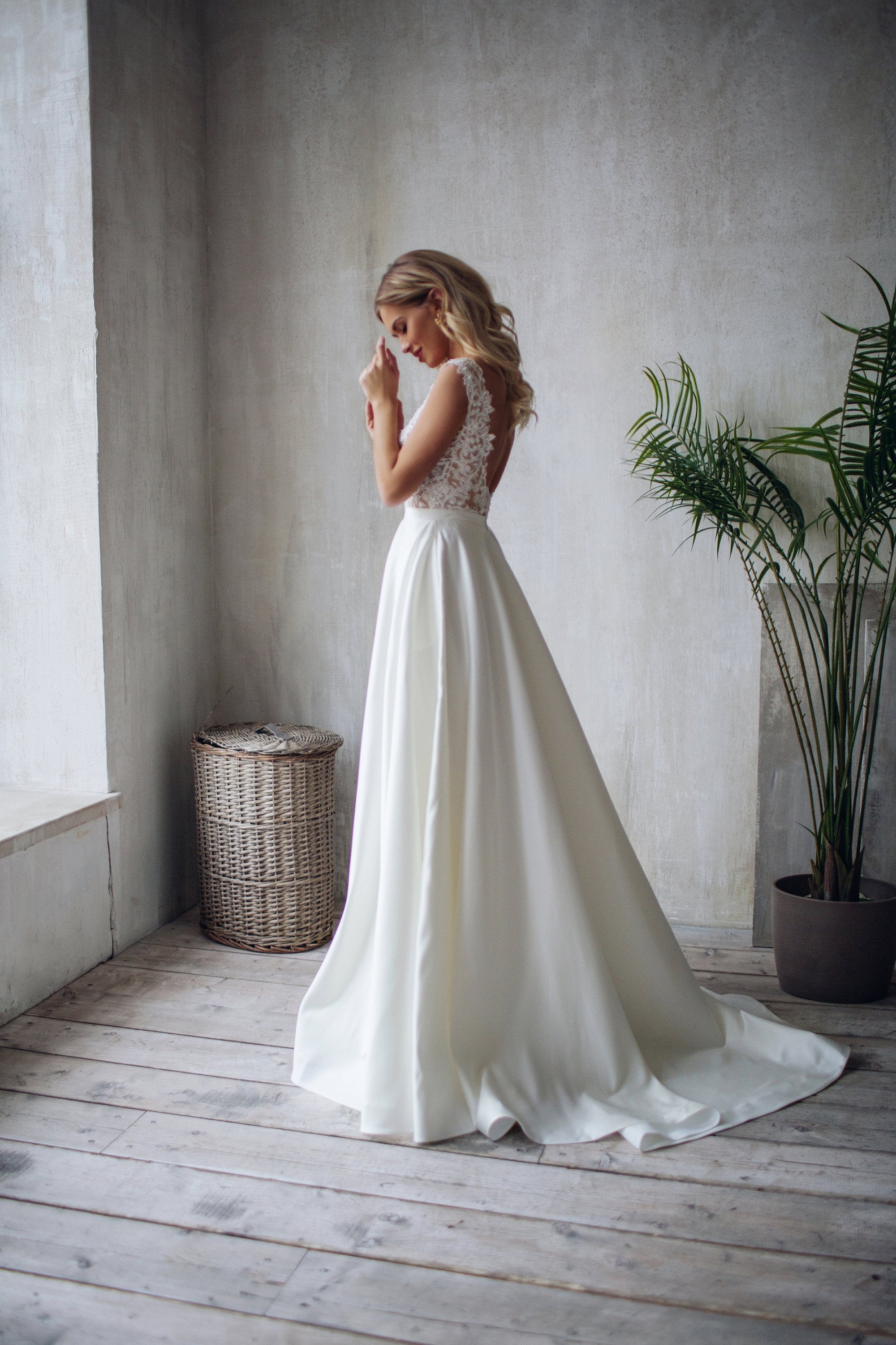 Satin Wedding Dress | Best Satin Wedding Gowns | Milabridal Like pictured / One piece Dress Satin Wedding Dress | Best Satin Wedding Gowns | Milabridal Like pictured / One piece Dress