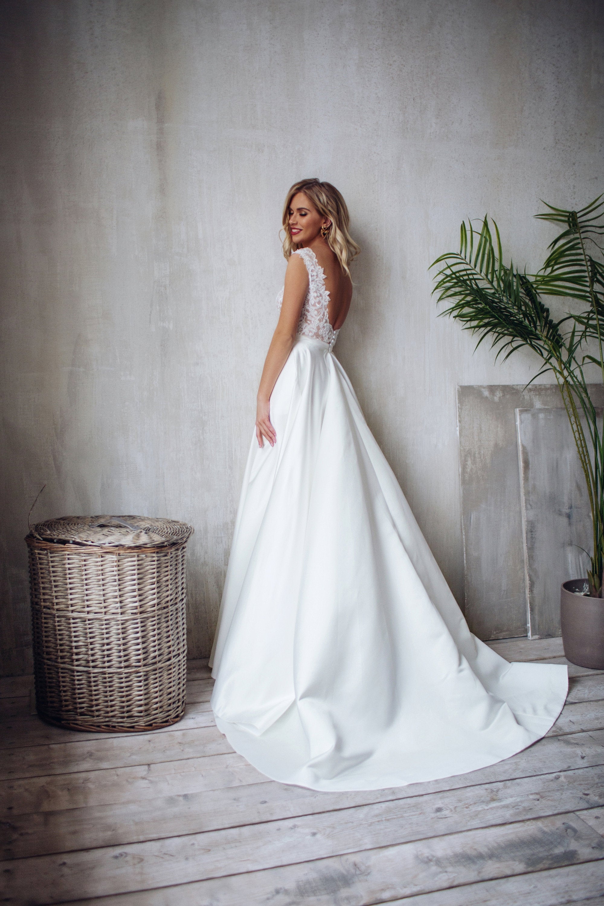 2019 satin wedding dresses 2019 Satin Wedding Dresses: Luxe, Shimmery, and Regal