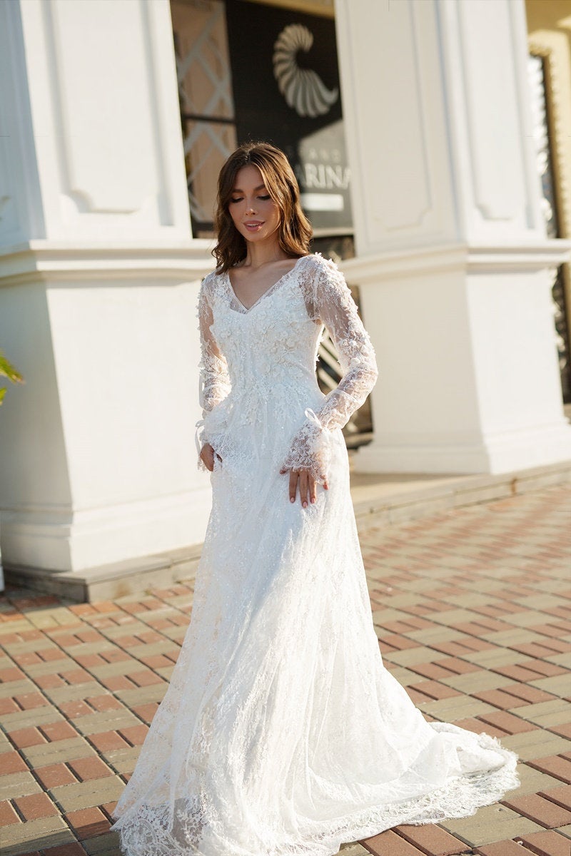 Lace Long Sleeve Fitted Wedding Dress 
