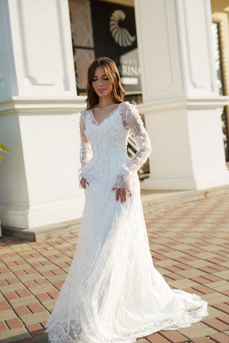 Lace Long Sleeve Fitted Wedding Dress | Long Sleeve Gowns | Milabridal Lace Long Sleeve Fitted Wedding Dress | Long Sleeve Gowns | Milabridal